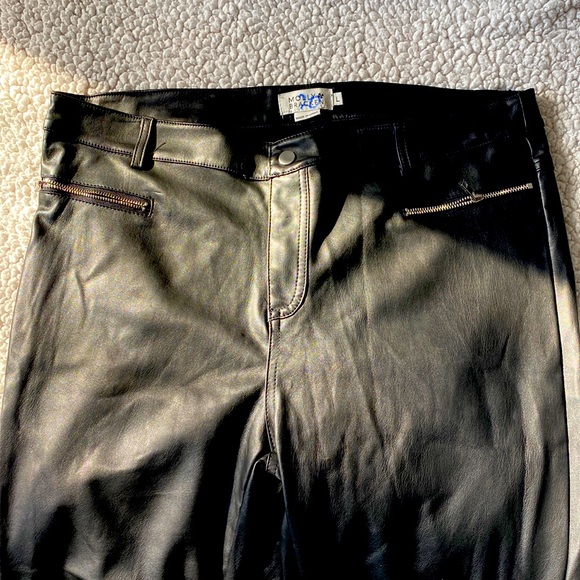 MOLLY BRACKEN Faux Lather Pants - Picture 3 of 7